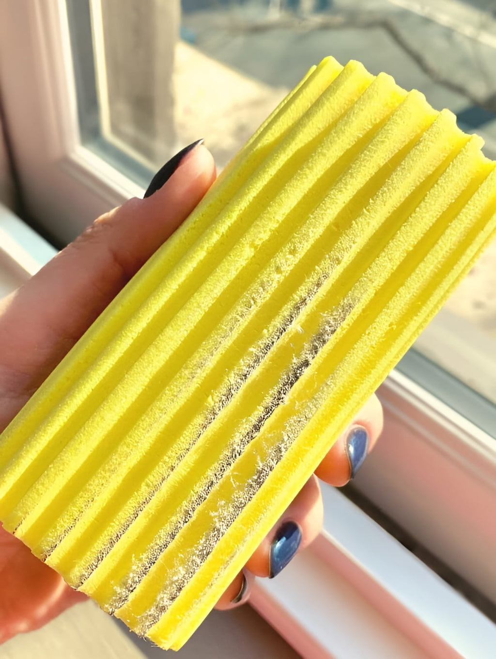Damp Duster, Magical Dust Cleaning Sponge, Duster for Cleaning Venetian & Wooden Blinds, Vents, Radiators, Skirting Boards, Mirrors and Cobwebs, Traps Dust, Grey