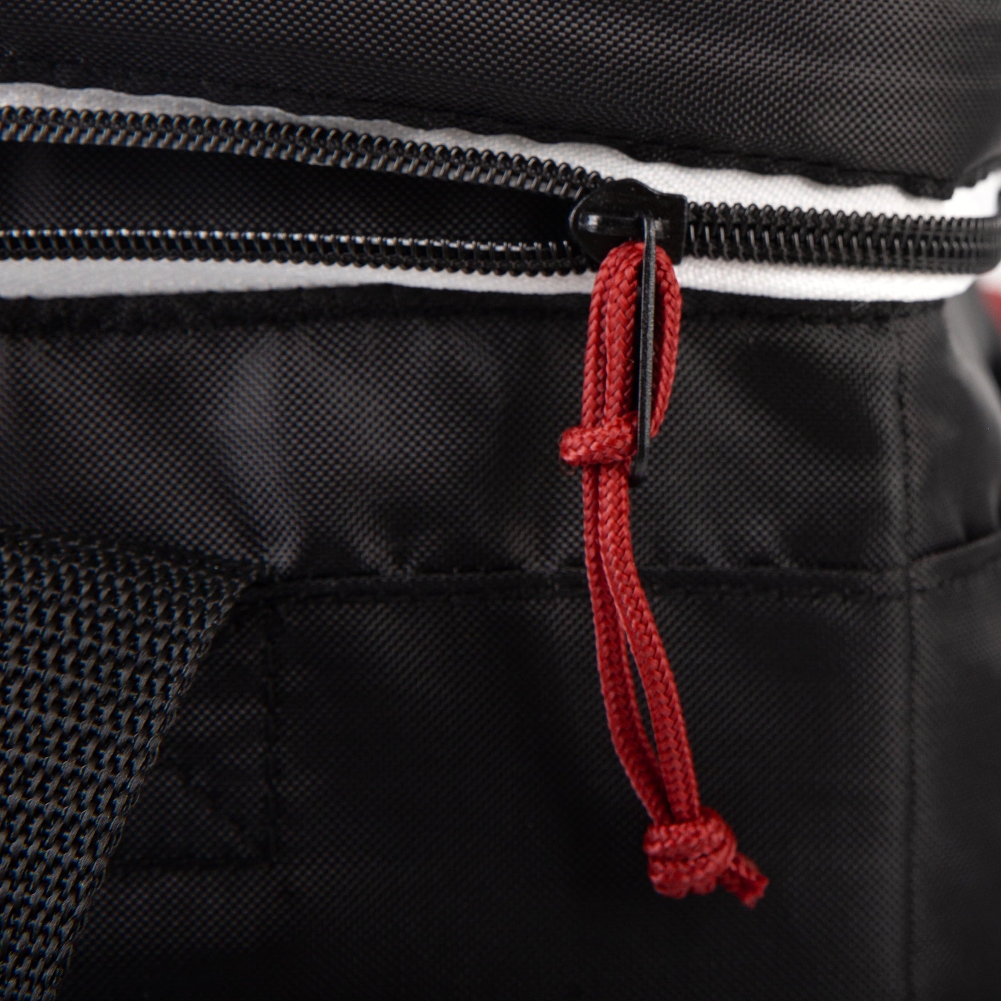 12 Can Capacity Heritage Lunch Companion Cooler Bag, Black and Red