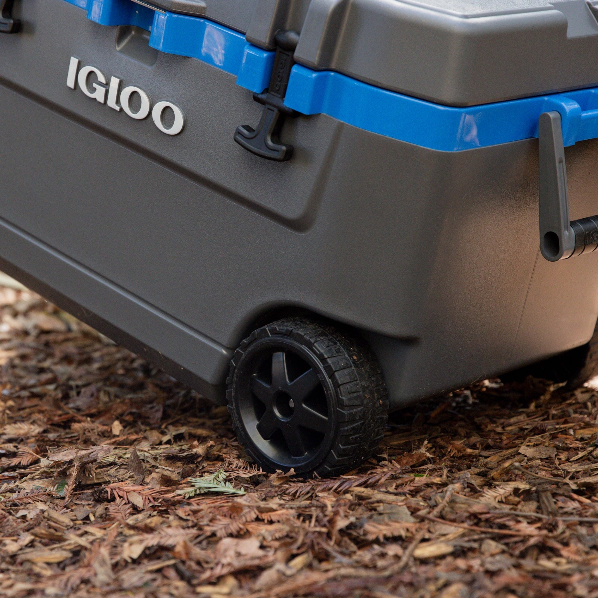 72 QT Overland Ice Chest Cooler with Wheels, Gray and Sneaky Blue