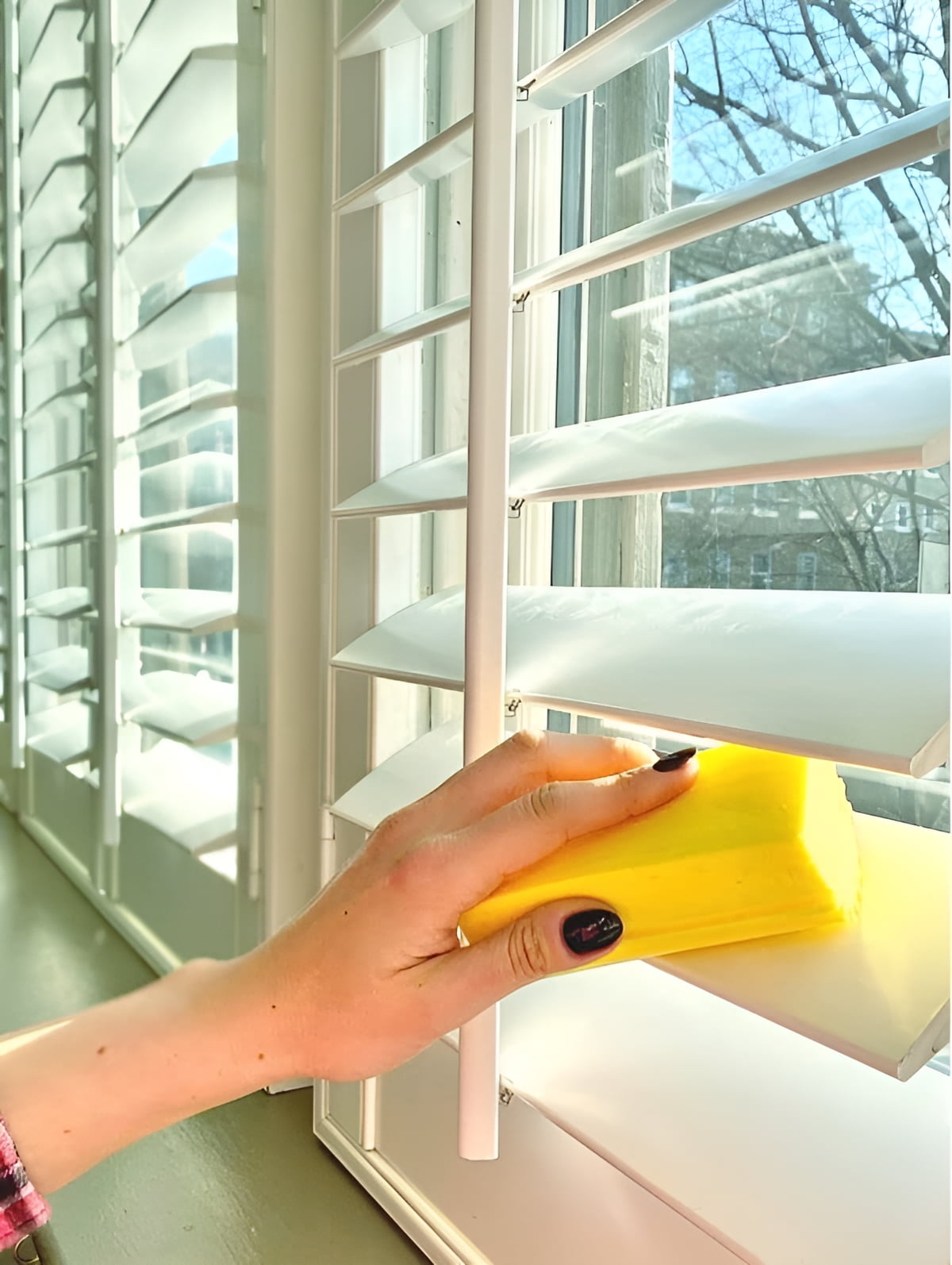 Damp Duster, Magical Dust Cleaning Sponge, Duster for Cleaning Venetian & Wooden Blinds, Vents, Radiators, Skirting Boards, Mirrors and Cobwebs, Traps Dust, Grey