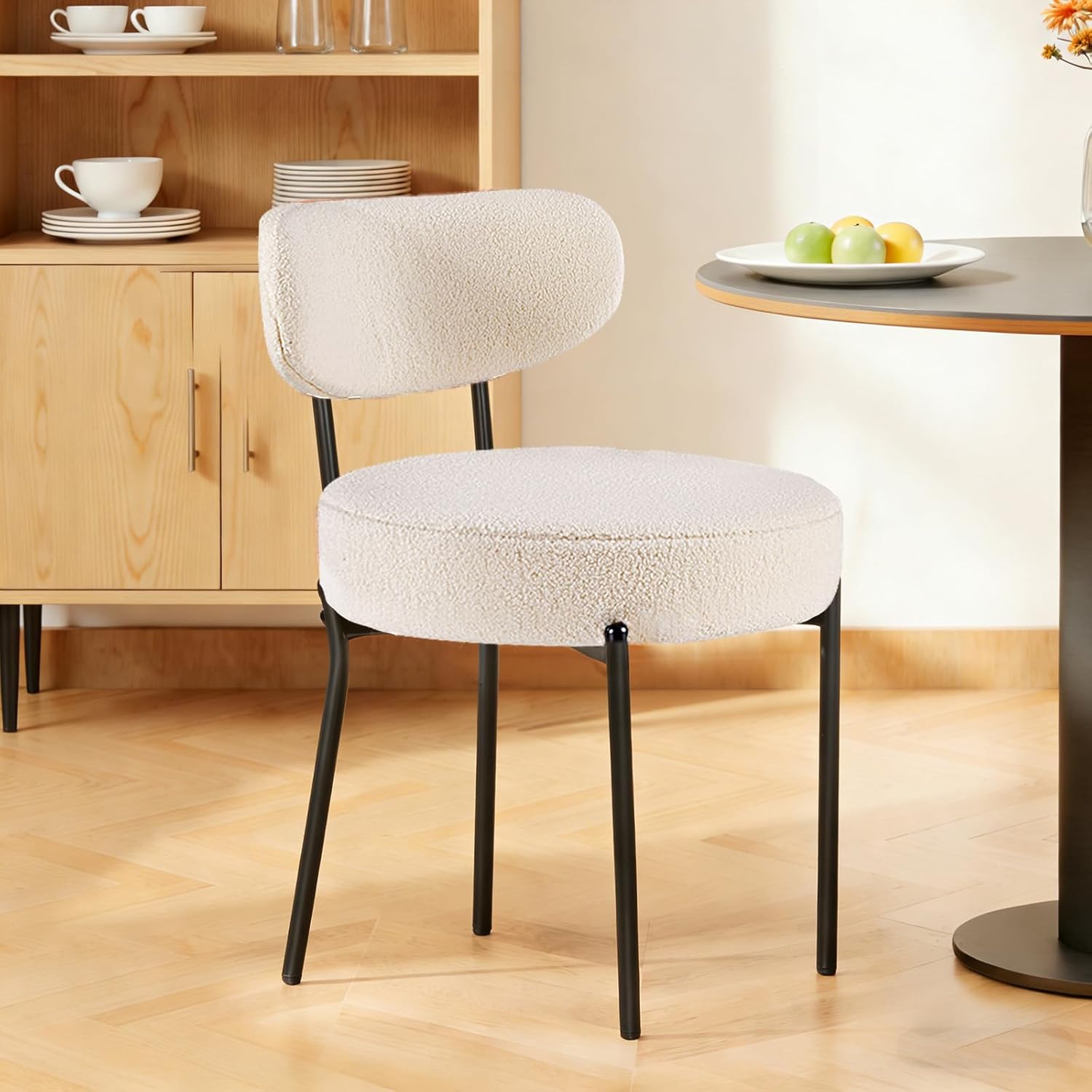 DUMOS Dining Chairs Set of 4, Mid Century Modern Chair Round Upholstered Curved Backrest, Kitchen Vanity Living Room Chairs with Black Metal LegsLight Beige